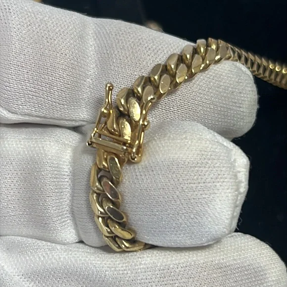 10k Real Yellow Gold Solid Miami Cuban Link 6mm Chain Necklace - Picture 7 of 12